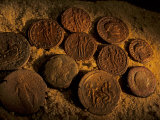 Bronze Coins from Greco-Roman Period Portray Cleopatra VII, Greco-Roman, Egypt Photographie par Kenneth Garrett