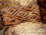 Dyed Linen Around Mummy's Feet, Bahariya Oasis, Valley of the Golden Mummies, Egypt Photographie par Kenneth Garrett
