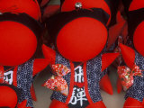 Saru Bobo (Baby Monkey Dolls), Takayama, Gifu, Japan Lámina fotográfica por Rob Tilley Saru Bobo (Baby Monkey Dolls), Takayama, Gifu, Japan Lámina fotográfica por Rob Tilley
