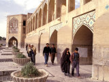 Khaju Bridge, Isfahan, Iran Lámina fotográfica por Sergio Pitamitz Khaju Bridge, Isfahan, Iran Lámina fotográfica por Sergio Pitamitz
