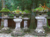 Lanterns, Toshogu Shrine, Tochigi, Nikko, Japan Lámina fotográfica por Rob Tilley Lanterns, Toshogu Shrine, Tochigi, Nikko, Japan Lámina fotográfica por Rob Tilley