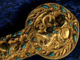 Detail of Dagger, Gold Artifacts from Tillya Tepe Find, Burial 4, Six Tombs of Bactrian Nomads Photographie par Kenneth Garrett