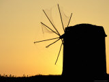 Old Windmill Silhouette, Bodrum, Turkey Photographie par Ali Kabas