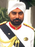Doorman at the Raffles Hotel, Singapore Photographie par Bill Bachmann