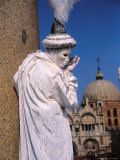 Costume, Venice Carnival, Italy Lámina fotográfica por Kristin Piljay