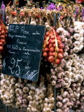 Ropes of Garlic in Local Shop, Nice, France Photographie par Bill Bachmann