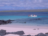 Tourists in Dinghy, Hook Island, Galapagos Islands, Ecuador Photographie par Jack Stein Grove