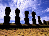 Moai Statues at Ahu Nau Nau Platform, Tapati Festival, Rapa Nui, Easter Island, Chile Photographie par Bill Bachmann