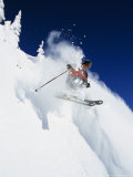 Skier in Powder at Big Mountain Resort, Whitefish, Montana, USA Photographie par Chuck Haney