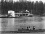 Ferry and River men, Vicksburg, Mississippi, c.1936 Prints by Walker Evans