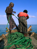 Fishermen Reeling in Their Ropes, Djibouti Fotografisk tryk af Frances Linzee Gordon