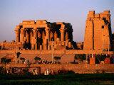 Temple Of Kom Ombo, Kom Ombo, Egypt Lámina fotográfica por John Elk III Temple Of Kom Ombo, Kom Ombo, Egypt Lámina fotográfica por John Elk III