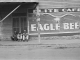 Street Scene, Natchez, Mississippi, c.1935 Plakater af Ben Shahn