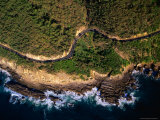 Aerial View of the Great Ocean Road along the Coast Between Lorne and Wye River, Lorne, Australia Photographie par Rodney Hyett