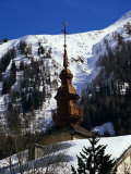 Wooden Church Tower in Ski Village, Argentiere, France Photographie par Richard Nebesky