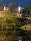 Village Buildings Reflected in Water, Karlstejn, Czech Republic Photographie par Richard Nebesky