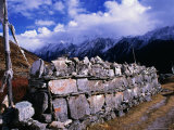 Mani Stone Wall at Kyanjin Gompa Langtang Himal, Langtang, Bagmati, Nepal Photographie par Grant Dixon