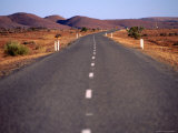 Silver City Highway Near Broken Hill, New South Wales, Australia Photographie par Angus Oborn