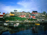 Houses Overlooking The Harbour At Eqalugaarsuit, Greenland Lámina fotográfica por Cornwallis Graeme Houses Overlooking The Harbour At Eqalugaarsuit, Greenland Lámina fotográfica por Cornwallis Graeme