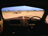 Rusted Wreck Near Town of Marble Bar, Pilbara, Australia Photographie par Peter Ptschelinzew
