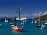 Sailing Ships and Cruise Ship in Harbour, Port Elizabeth, St. Vincent & the Grenadines Photographie par Wayne Walton