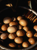 Street Stall Selling Traditional 'Tea Eggs', Shanghai, China Lámina fotográfica por Dallas Stribley Street Stall Selling Traditional 'Tea Eggs', Shanghai, China Lámina fotográfica por Dallas Stribley