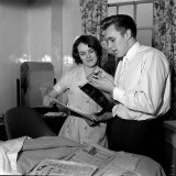 Billy Fury Who Collapsed after a Show Photographed at the London Clinic Lámina fotográfica Billy Fury Who Collapsed after a Show Photographed at the London Clinic Lámina fotográfica