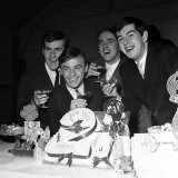 Gerry Marsden Celebrates His 21st Birthday 1963 with His Family at a Hall in Allerton, Liverpool Fotografisk tryk