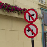 Ireland, Traffic Signs on Street Lámina fotográfica por Keith Levit
