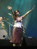 Andrea Corr Singer of the Irish Pop Group the Corrs, in Concert at Finsbury Park, London Lámina fotográfica