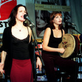 The Corrs Live Performance at Virgin Megastore, October 1997 Fotografie-Druck