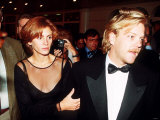 Julia Roberts and Keifer Sutherland Photographic Print