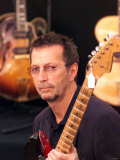 Eric Clapton Guitar Legend at the Launch of the Auction of His Guitars, June 1999 Fotografiskt tryck Eric Clapton Guitar Legend at the Launch of the Auction of His Guitars, June 1999 Fotografiskt tryck