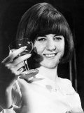 Cilla Black Seen Here During Rehearsals for the Stage Show Startime, May 1964 Lámina fotográfica Cilla Black Seen Here During Rehearsals for the Stage Show Startime, May 1964 Lámina fotográfica