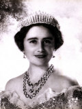 Her Majesty Queen Elizabeth, the Queen Mother, in Tiara and Gown, 4 August 1900 - 30 March 2002 Photographie par Cecil Beaton