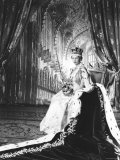 Queen Elizabeth II in Coronation Robes, England Lámina fotográfica por Cecil Beaton Queen Elizabeth II in Coronation Robes, England Lámina fotográfica por Cecil Beaton
