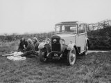1931 Triumph Scorpion with Ladies Enjoying a Picnic Photographie