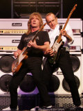 80s Rock Legends Status Quo, Francis Rossi and Rick Parfitt, in Concert in Sweden, June 2005 Fotografisk tryk 80s Rock Legends Status Quo, Francis Rossi and Rick Parfitt, in Concert in Sweden, June 2005 Fotografisk tryk