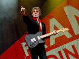 T in the Park July 2006. Alex Kapranos of Franz Ferdinand Seen Performing on the Main Stage Lámina fotográfica