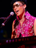 Alicia Keys on Stage at Clyde Auditorium Glasgow October 2002 Fotografisk tryk
