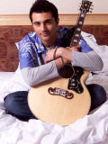 Portrait of Darius Danesh, Contestant on the Talent Show Pop Idol, August 2002 Lámina fotográfica Portrait of Darius Danesh, Contestant on the Talent Show Pop Idol, August 2002 Lámina fotográfica