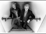 Simon le Bon and Nick Rhodes of Duran Duran Backstage at the Jay Leno Show, La. October 2004 Lámina fotográfica