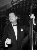 Eddie Condon Jazz Musician with Double Bass, 1957 Lámina fotográfica Eddie Condon Jazz Musician with Double Bass, 1957 Lámina fotográfica
