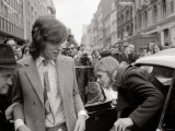 Lead Singer of the Rolling Stones Mick Jagger and Girlfriend Marianne Faithfull at Court Lámina fotográfica
