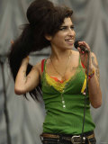 Amy Winehouse at the Glastonbury Festival June 2007. Glastonbury Festival Lámina fotográfica Amy Winehouse at the Glastonbury Festival June 2007. Glastonbury Festival Lámina fotográfica