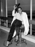 Singer Gladys Knight Poses For a Picture at Heathrow Airport October 1979 Fotografisk tryk