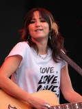 Kt Tunstall on the Main Stage at the 2007 V Festival, Chelmsford - Fotografik Baskı Kt Tunstall on the Main Stage at the 2007 V Festival, Chelmsford - Fotografik Baskı