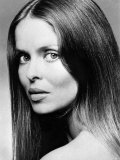 Barbara Bach Plays the New Bond Girl, Anya, in "The Spy Who Loved Me" Photographie