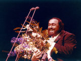 Luciano Pavarotti After Performing at the SECC in Glasgow, March 1992 Lámina fotográfica Luciano Pavarotti After Performing at the SECC in Glasgow, March 1992 Lámina fotográfica