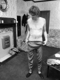 Boomtown Rats on Tour - Bob Geldof Changing After Show. October 1979 Lámina fotográfica